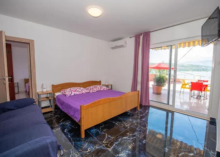Apartamento Vinka-3 By Interhome