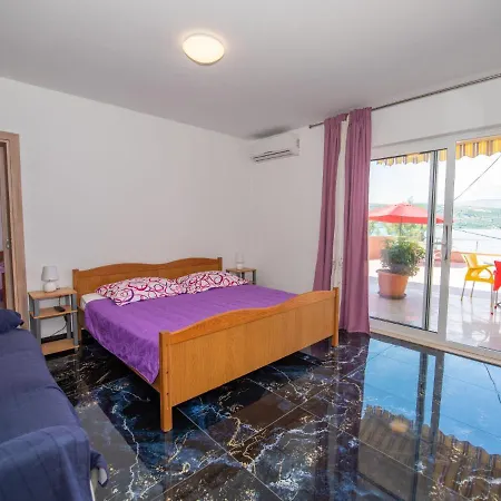 شقة Vinka-3 By Interhome